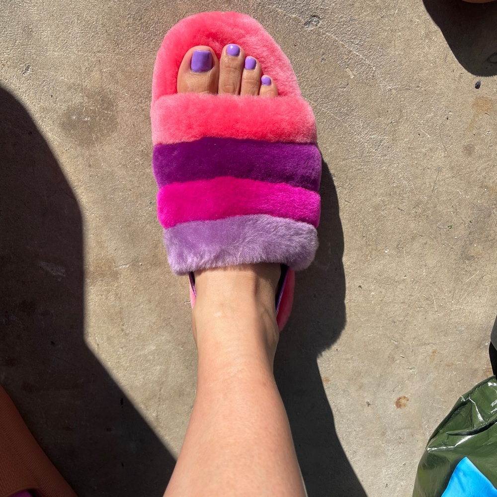 Ugg K Fluff Slides - image 4